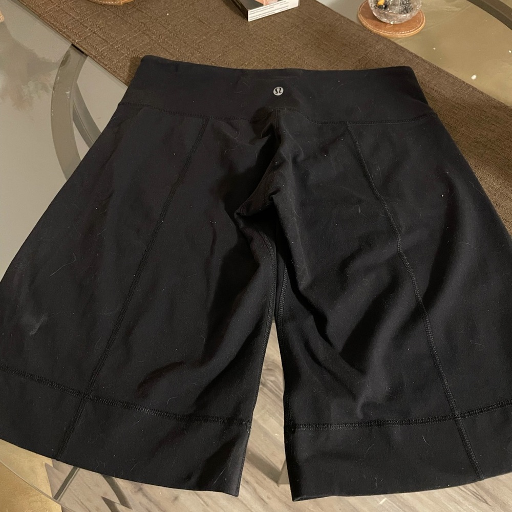 Size 8 lulu sport shorts